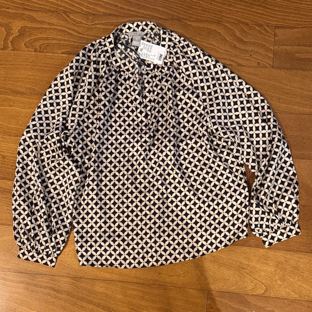H&M‎ Black and Cream Geometric Blouse